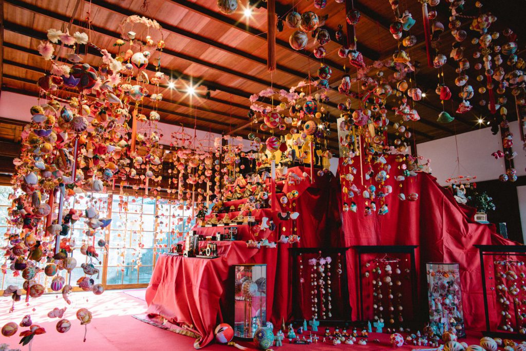 柳川さげもん 可愛いらしいつるし雛で祝う福岡県柳川市伝統のひな祭り ...